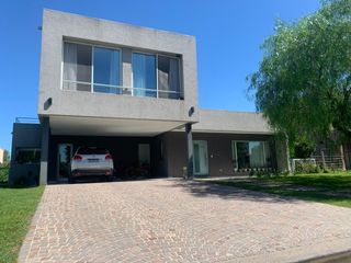 Foto 1 de Casa en  lote central Barrio San Matias, Escobar