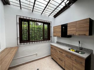 Foto 3 de Casa comercial poblado