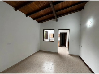 Foto 4 de Casa comercial poblado