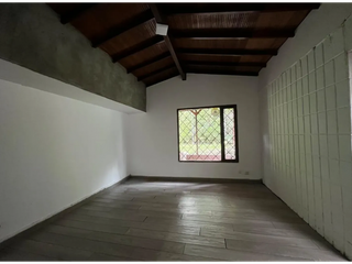 Foto 5 de Casa comercial poblado