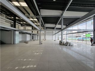 Foto 12 de Local vitrina comercial Calle 127