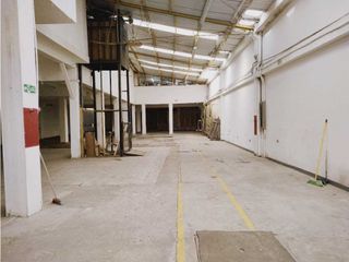 Foto 2 de SE ARRIENDA BODEGA 680 M2 BOYACA REAL