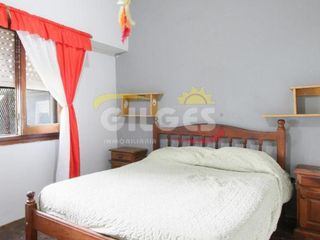 Foto 12 de Venta de Ph 3 Amb.  en Lomas Del Mirador  Pta. Baja al Fte.
