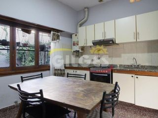 Foto 8 de Venta de Ph 3 Amb.  en Lomas Del Mirador  Pta. Baja al Fte.