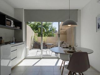 Foto 10 de Lindísimo estudio con balcón en zona Guemes!!