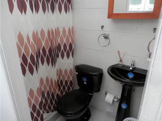 Foto 24 de CASA EN VENTA EN CEDRITOS RENTABLE CON 6 APARTAMENTOS AMOBLADOS