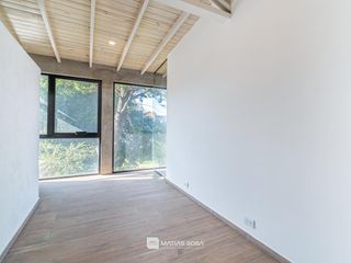 Foto 36 de Venta - 2 casas con gran parque y pileta -  Zona Pompeya