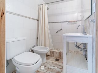 Foto 18 de Venta - 2 casas con gran parque y pileta -  Zona Pompeya