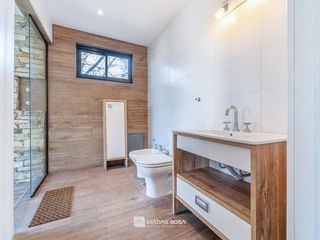 Foto 40 de Venta - 2 casas con gran parque y pileta -  Zona Pompeya