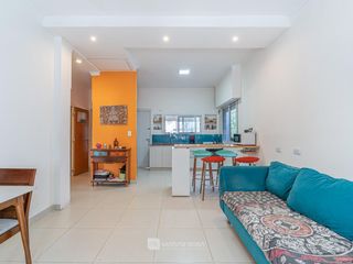 Foto 3 de Venta - 2 casas con gran parque y pileta -  Zona Pompeya