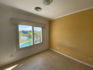 Foto 10 de Casa Pulte en Venta Los Castores Nordelta Vista al Lago Central