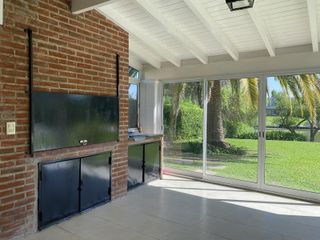 Foto 16 de Casa Pulte en Venta Los Castores Nordelta Vista al Lago Central