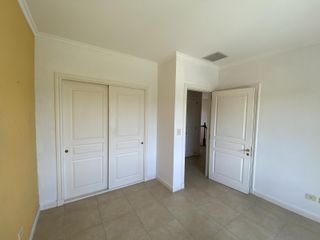 Foto 9 de Casa Pulte en Venta Los Castores Nordelta Vista al Lago Central
