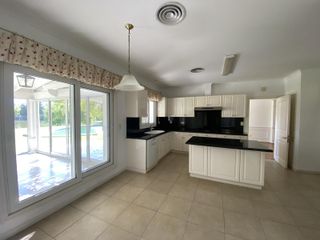 Foto 2 de Casa Pulte en Venta Los Castores Nordelta Vista al Lago Central