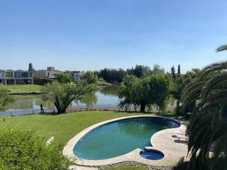 Foto 1 de Casa Pulte en Venta Los Castores Nordelta Vista al Lago Central