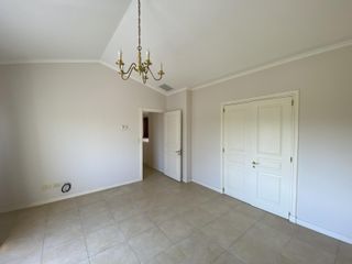 Foto 8 de Casa Pulte en Venta Los Castores Nordelta Vista al Lago Central