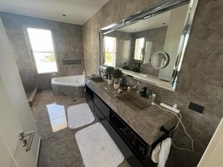 Foto 41 de Casa  en Venta 5 dormitorios en El Golf, Nordelta, Tigre
