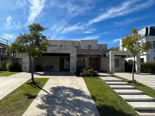 Foto 3 de Casa  en Venta 5 dormitorios en El Golf, Nordelta, Tigre