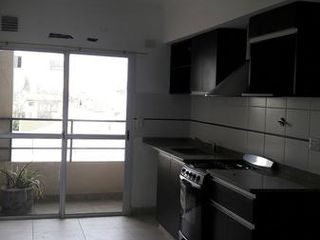 Foto 2 de Departamento 2 ambientes con cochera- Banfield Oeste