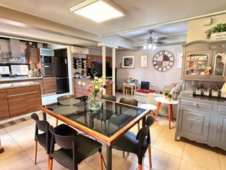 Foto 3 de Importante casa de 4 dormitorios en Av. Belgrano al 4100, Parque V. Centenario, SMT