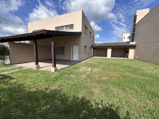 Foto 1 de Venta Casa Funes Barrio Abierto Cantegril 3 dormitorios estrenar amplio jardín