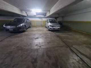 Foto 11 de VENTA - 5 AMBIENTE AL FRENTE C/BALCÓN - COCHERA - SEGURIDAD - RECOLETA