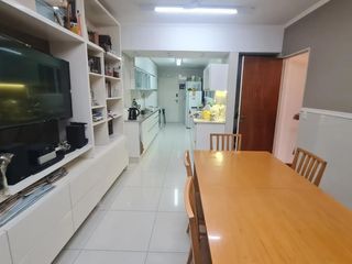 Foto 15 de VENTA - 5 AMBIENTE AL FRENTE C/BALCÓN - COCHERA - SEGURIDAD - RECOLETA