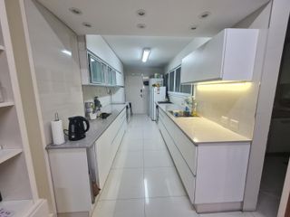 Foto 2 de VENTA - 5 AMBIENTE AL FRENTE C/BALCÓN - COCHERA - SEGURIDAD - RECOLETA