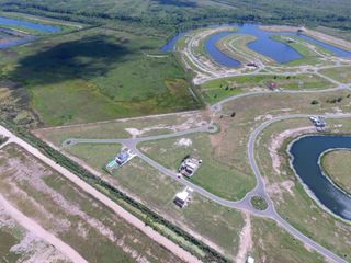 Foto 7 de Oportunidad!  Lote a la Laguna en venta en barrio El Naudir. Escobar.