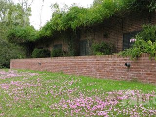 Foto 9 de VENTA | CASA Luminosa con gran Jardin y Pileta | Tronador al 300 Barrio Altavista