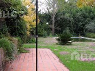 Foto 8 de VENTA | CASA Luminosa con gran Jardin y Pileta | Tronador al 300 Barrio Altavista
