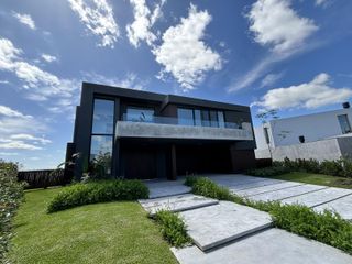 Foto 3 de Casa en  Venta y Alquiler  en Marinas Puertos, Escobar