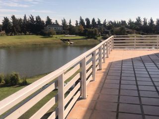 Foto 2 de Casa estilo Isleño - El Cazal en venta en Escobar - Se toman prop. ó vehículos