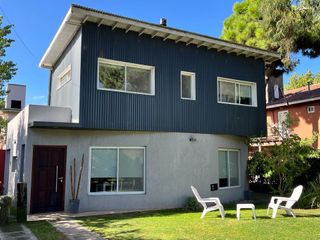 Foto 2 de Complejo de casa y dos departamentos en Valeria del mar