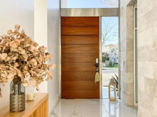 Foto 7 de Espectacular Casa en Venta a La Laguna en El Golf Nordelta  Tigre