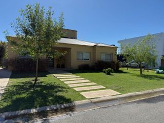 Foto 2 de Muy Linda casa en Venta en San Gabriel, Villanueva. 3 dorm-jardin y Pileta