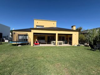 Foto 3 de Muy Linda casa en Venta en San Gabriel, Villanueva. 3 dorm-jardin y Pileta