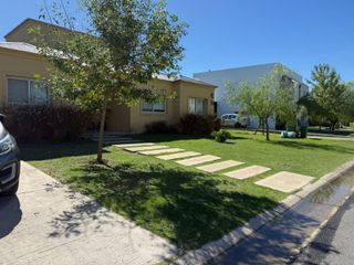 Foto 1 de Muy Linda casa en Venta en San Gabriel, Villanueva. 3 dorm-jardin y Pileta