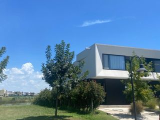 Foto 6 de Excelente Lote al Agua - El Naudir