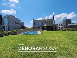 Foto 1 de Casa en  Venta -Canton -golf-zona norte-escobar