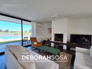 Foto 3 de Casa en  Venta -Canton -golf-zona norte-escobar