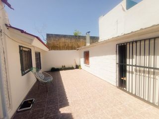 Foto 3 de Venta PH en Lanus Este Tipo Casa de 3 ambientes con Patio-Quincho y Terraza.