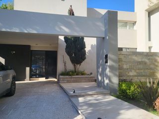 Foto 11 de Exclusiva propiedad en venta en Rincón Club de Campo
