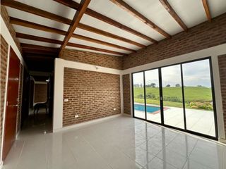 Foto 13 de Casa campestre nueva en venta en condominio La Buitrera Palmira Valle