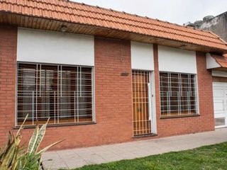 Foto 1 de PH en venta - 2 dormitorios 1 baño - 68mts2  - Don Bosco