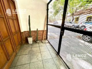 Foto 4 de OPORTUNIDAD! VENTA CASA ( APTA CREDITO) - C/GARAGE Y PATIO A 3 CUADRAS DE LA PLAZA DE LA CRUZ!!