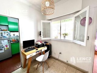 Foto 15 de OPORTUNIDAD! VENTA CASA ( APTA CREDITO) - C/GARAGE Y PATIO A 3 CUADRAS DE LA PLAZA DE LA CRUZ!!