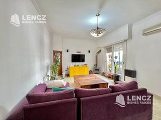 Foto 8 de OPORTUNIDAD! VENTA CASA ( APTA CREDITO) - C/GARAGE Y PATIO A 3 CUADRAS DE LA PLAZA DE LA CRUZ!!