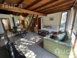 Foto 8 de VENTA y ALQ TEMP | CASA MODERNA Y LUMINOSA con Bonito JARDIN | Las Chacras, Ing. Maschwitz