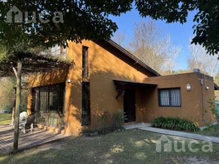 Foto 3 de VENTA y ALQ TEMP | CASA MODERNA Y LUMINOSA con Bonito JARDIN | Las Chacras, Ing. Maschwitz